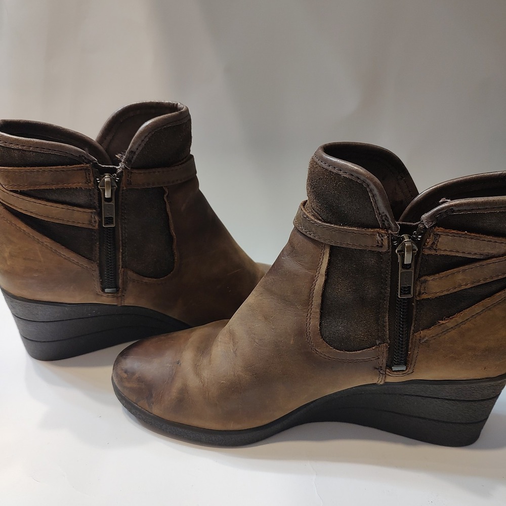 UGG Womens Sz 7 EMALIE Stout Waterproof Brown Leather Ankle Boots Wedge Heel - Picture 5 of 10